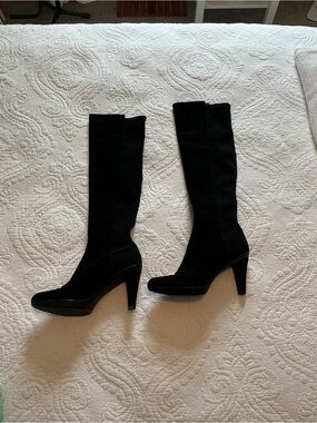Stuart Weitzman Black Knee-High Suede Heeled Boots. Like new.